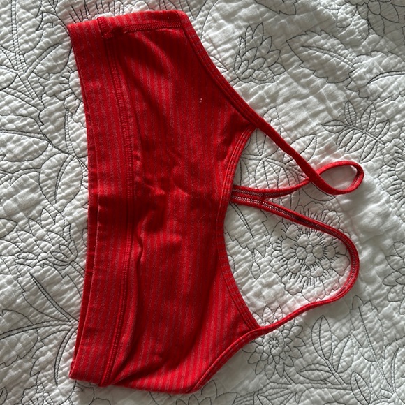 Sports bra - Picture 1 of 2